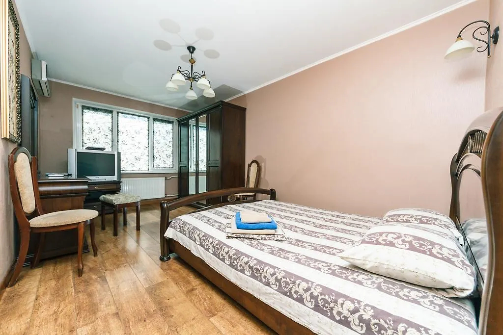 Apartment On Cheliabinska 19 كييف 0*,